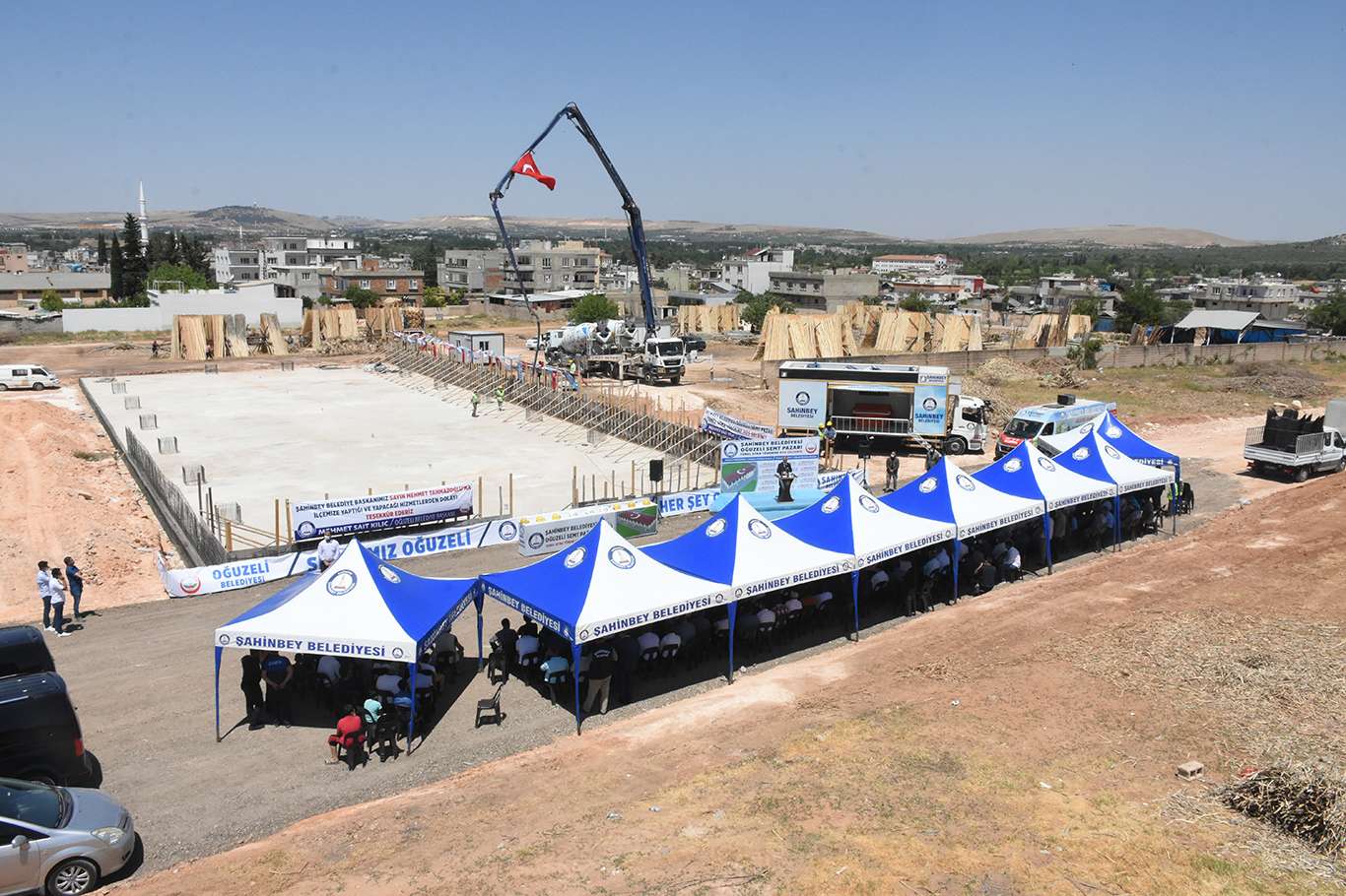Gaziantep’te kapalı semt pazar yerinin temeli atıldı Gaziantep’te kapalı semt pazar yerinin temeli atıldı